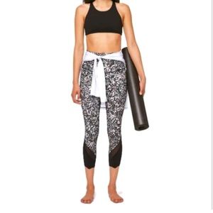 NWOT lululemon wunder under fold over 23” crop luxtreme scallop floral